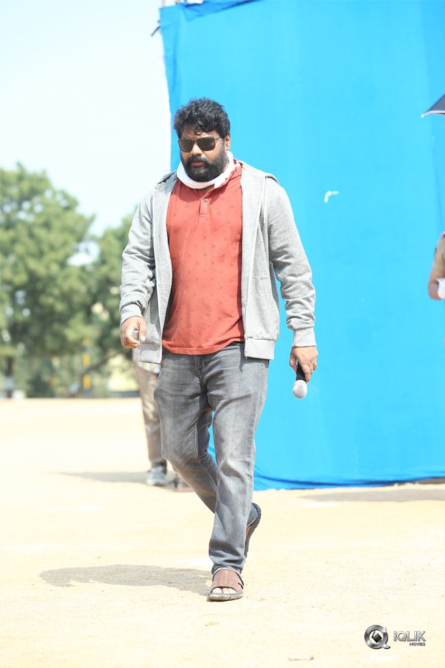 Touch-Chesi-Chudu-Movie-Working-Stills